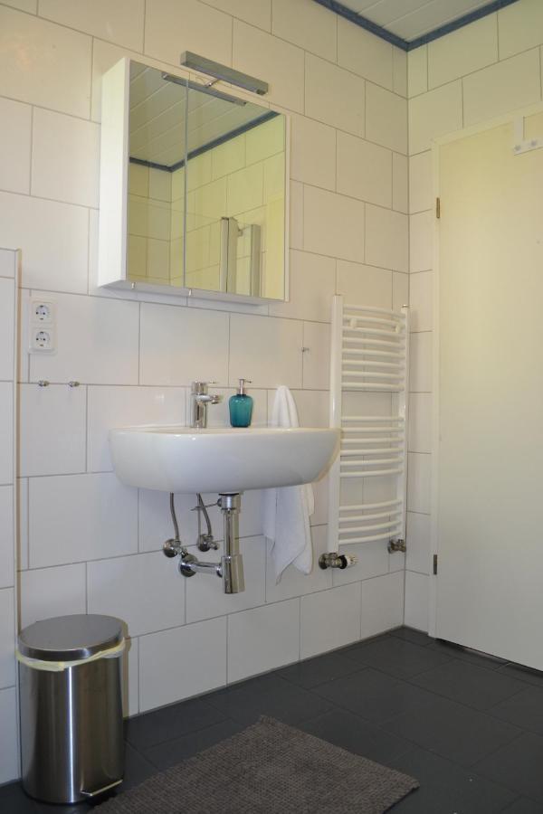 Ferienhaus Am Wasser Hinte エクステリア 写真